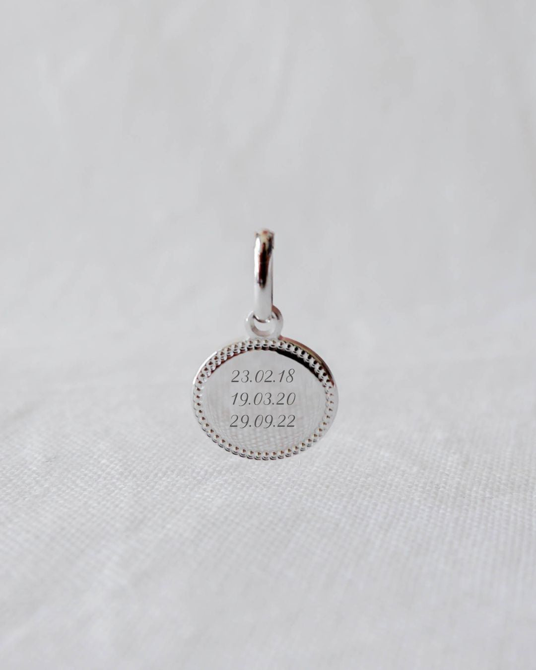 Médaille Madeleine perlé enfant argenté rhodié