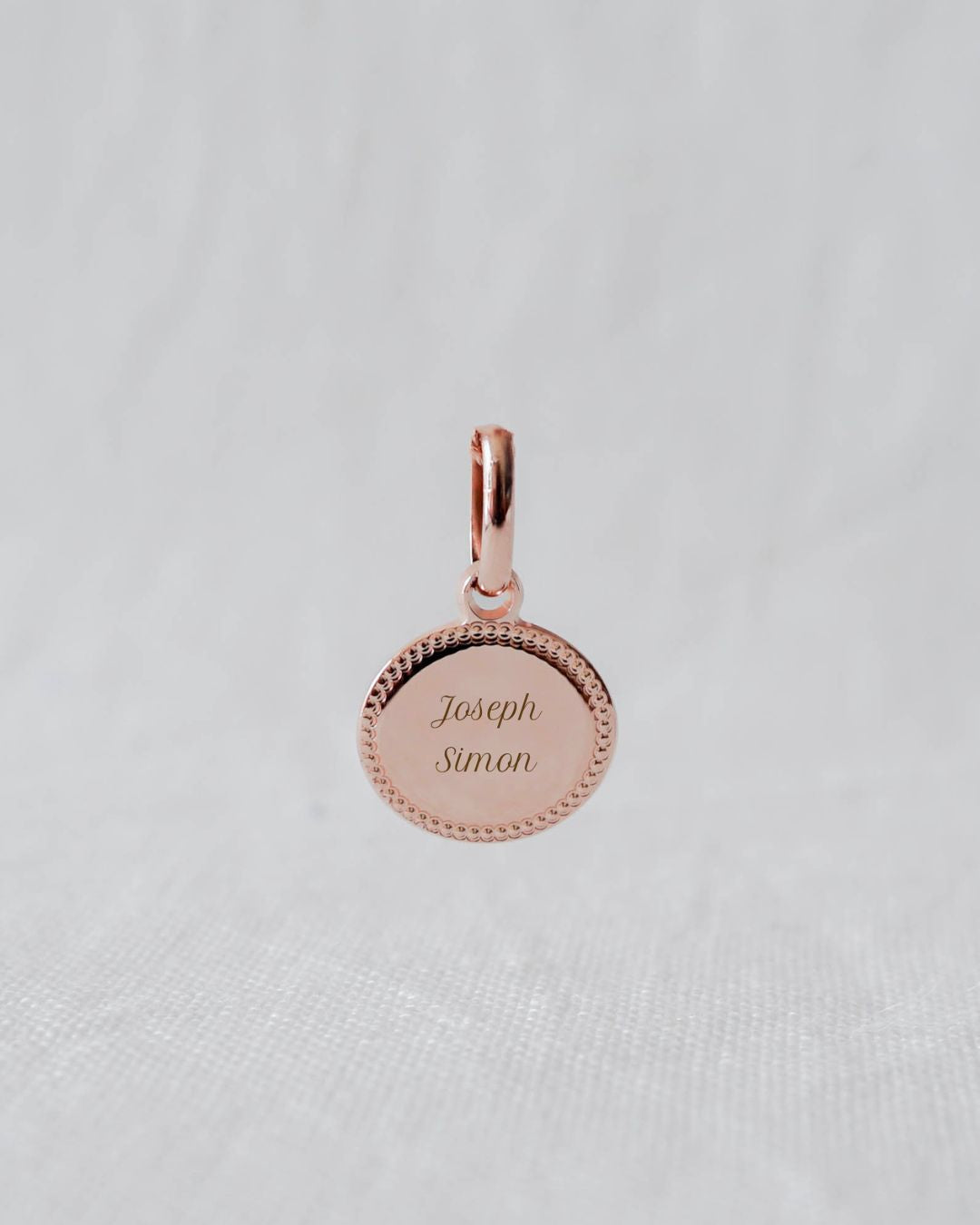 Médaille Madeleine perlé enfant plaqué or rose