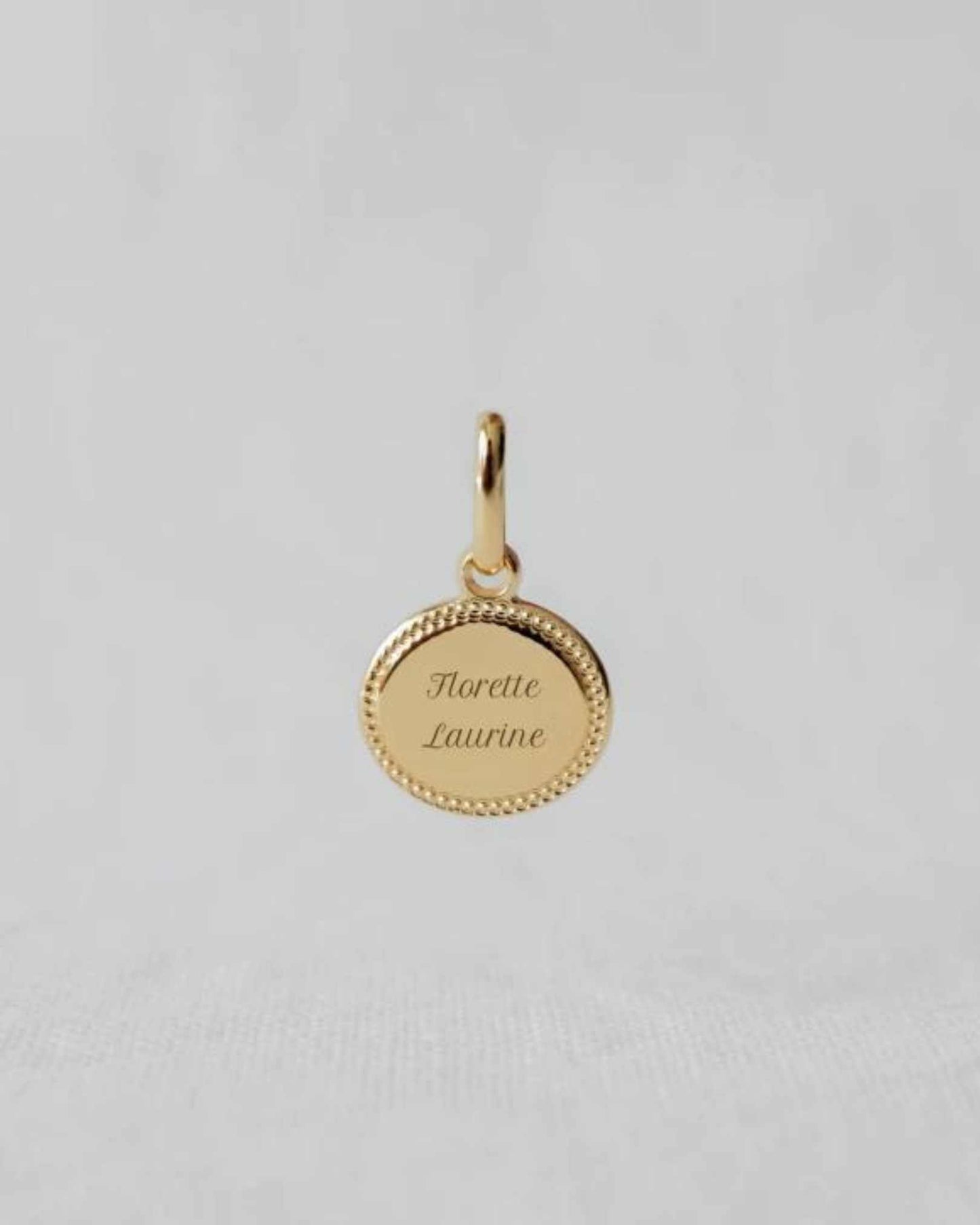 Médaille Madeleine perlé plaqué or jaune