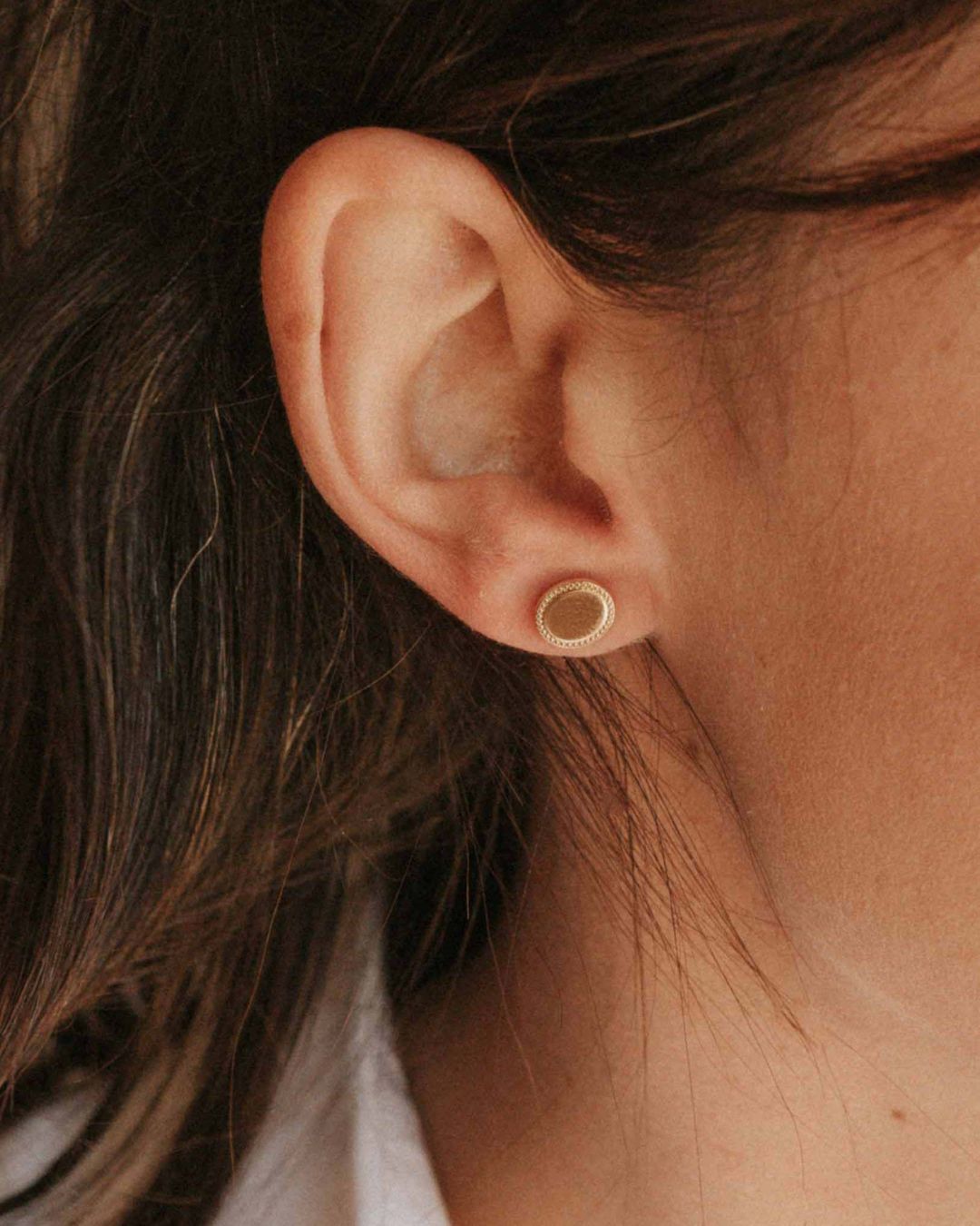 Puces d'oreilles Madeleine perlé plaqué or jaune