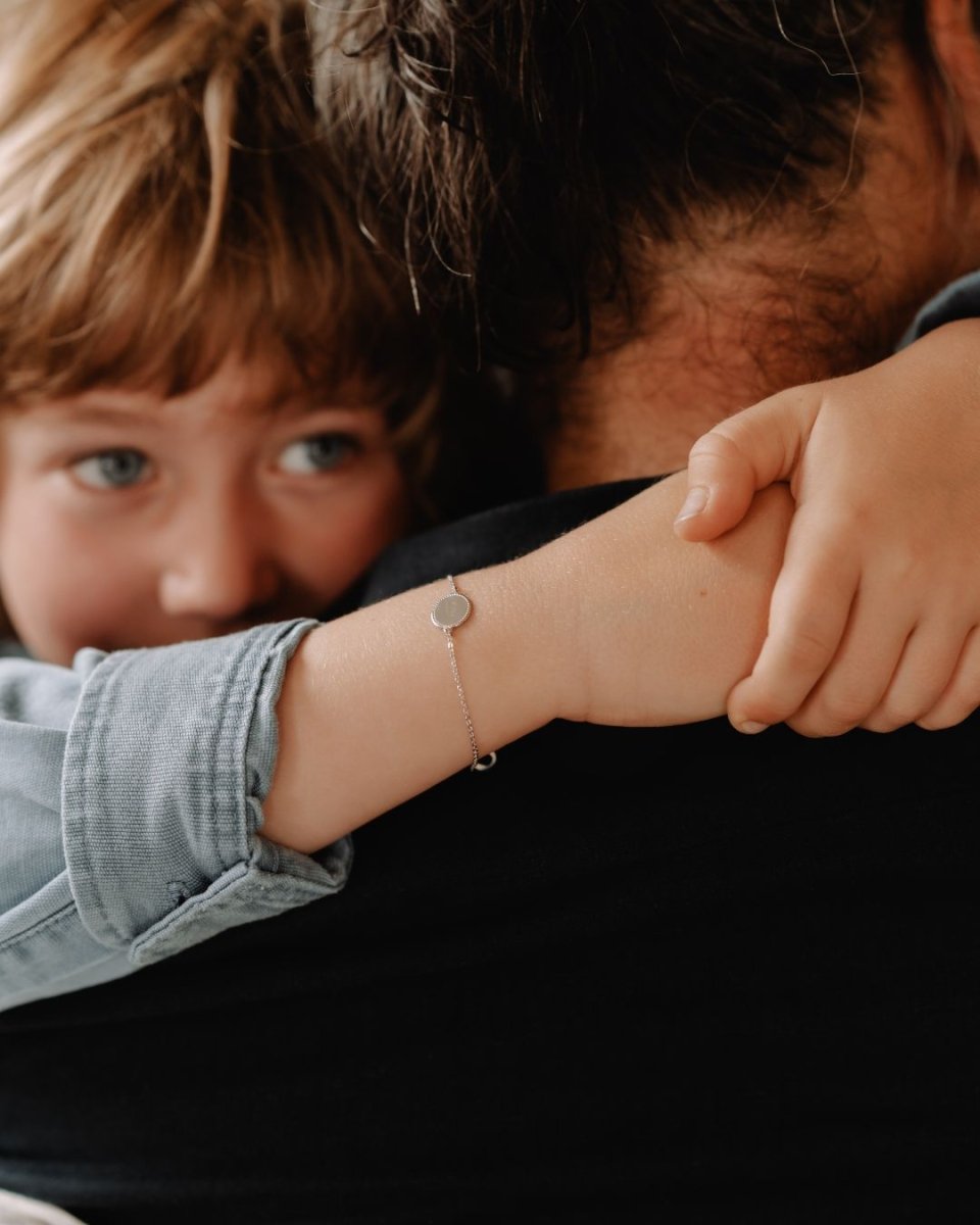 Bracelet médaille Madeleine enfant argenté rhodié - Mon Petit Poids