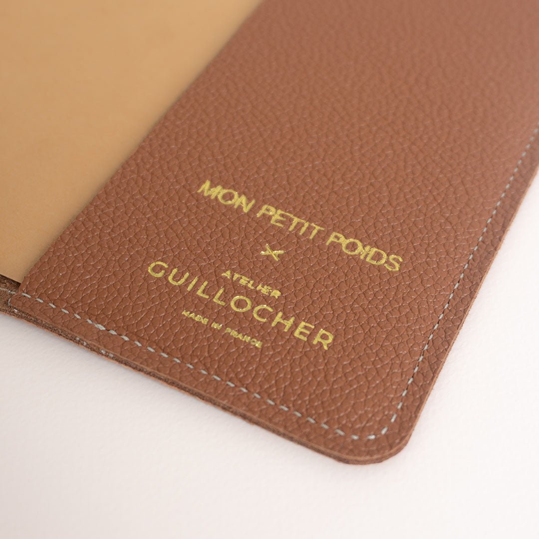 Protège carnet personnalisé camel doré or jaune - Mon Petit Poids