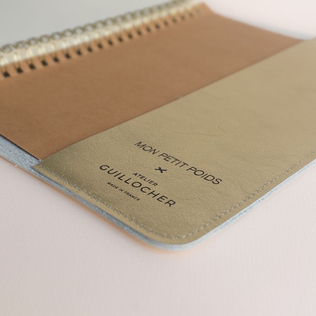 Protège carnet personnalisé doré doré or jaune - Mon Petit Poids