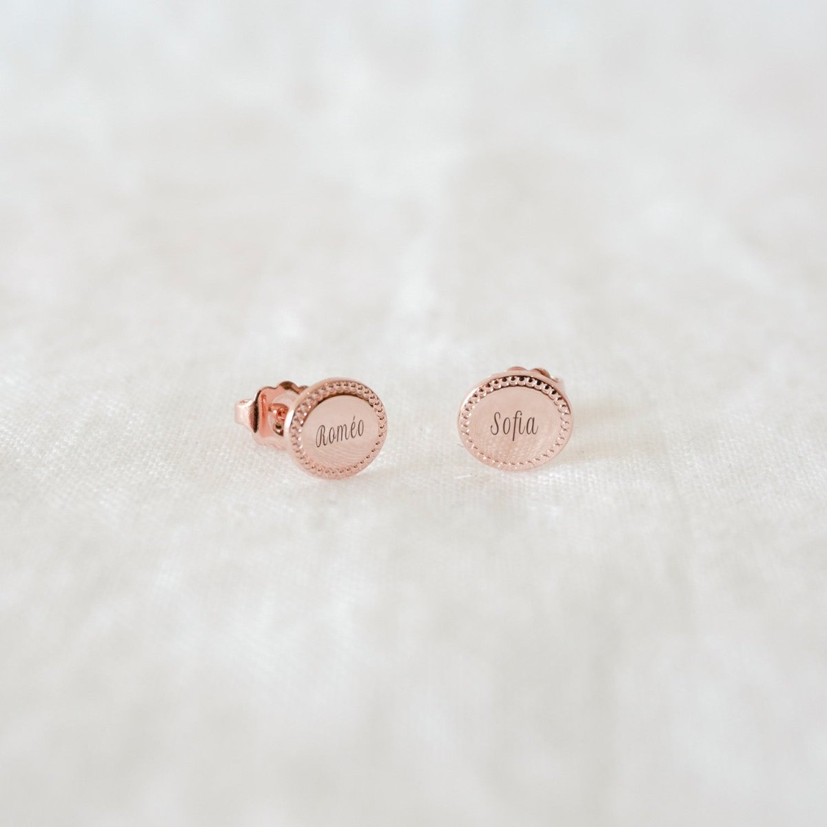 Puces d'oreilles Madeleine perlé enfant plaqué or rose - Mon Petit Poids