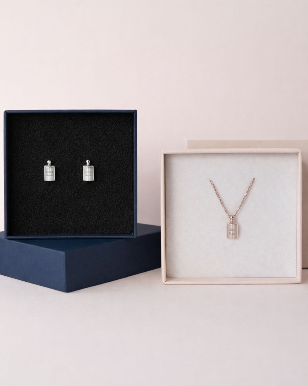Coffret des Amoureux palladium plaqué or rose, composé des boutons de manchette et du collier Mon Petit Poids plaqué or rose 