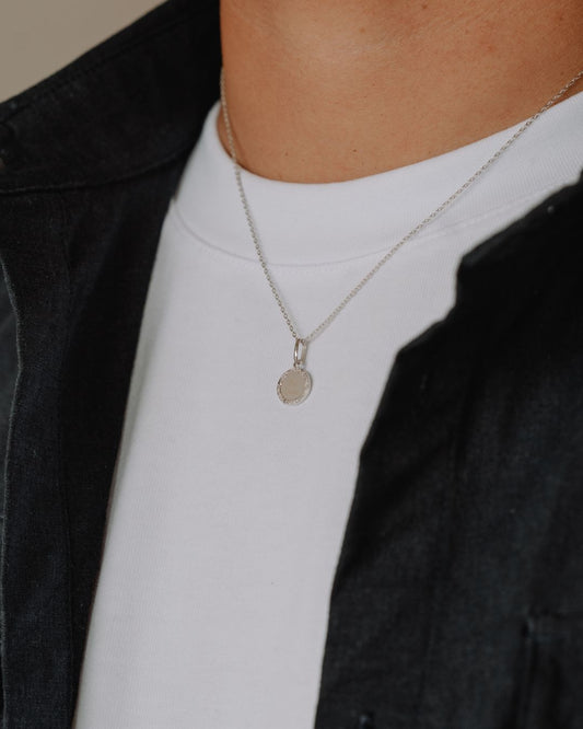 Collier Madeleine martelé homme argenté rhodié