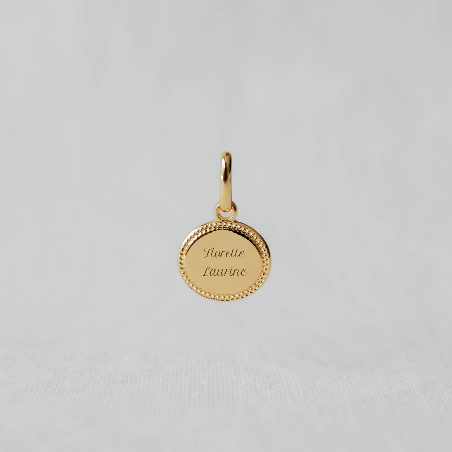 Médaille Madeleine perlé enfant plaqué or jaune