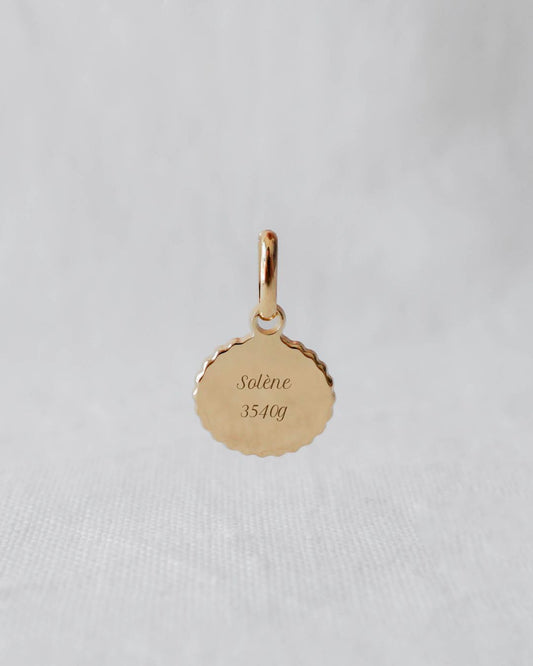 Médaille Madeleine canelé enfant plaqué or jaune