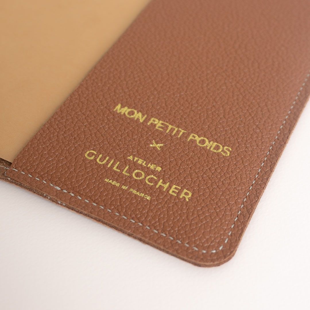 Protège carnet personnalisé camel argenté rhodié