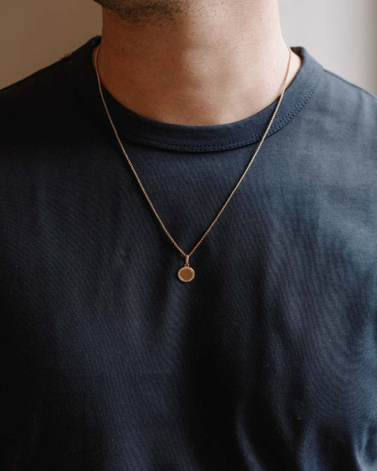 Collier Madeleine martelé homme plaqué or jaune - Mon Petit Poids