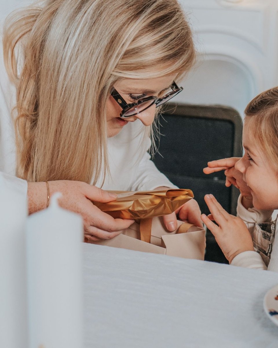 Pochette cadeau dorée - Mon Petit Poids