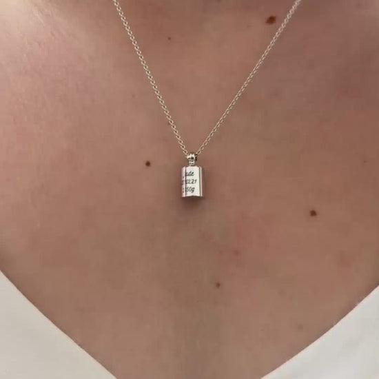 Collier Mon Petit Poids Argente rhodié porté au cou