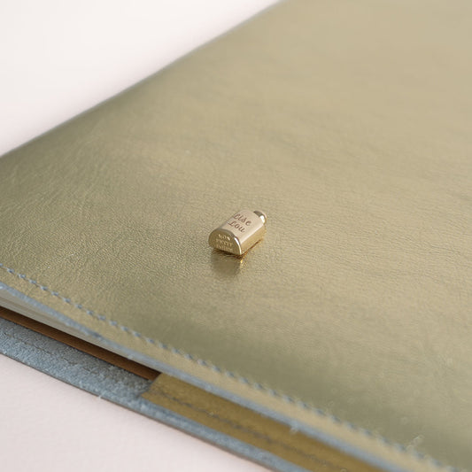 Protège carnet personnalisé doré doré or jaune - Mon Petit Poids