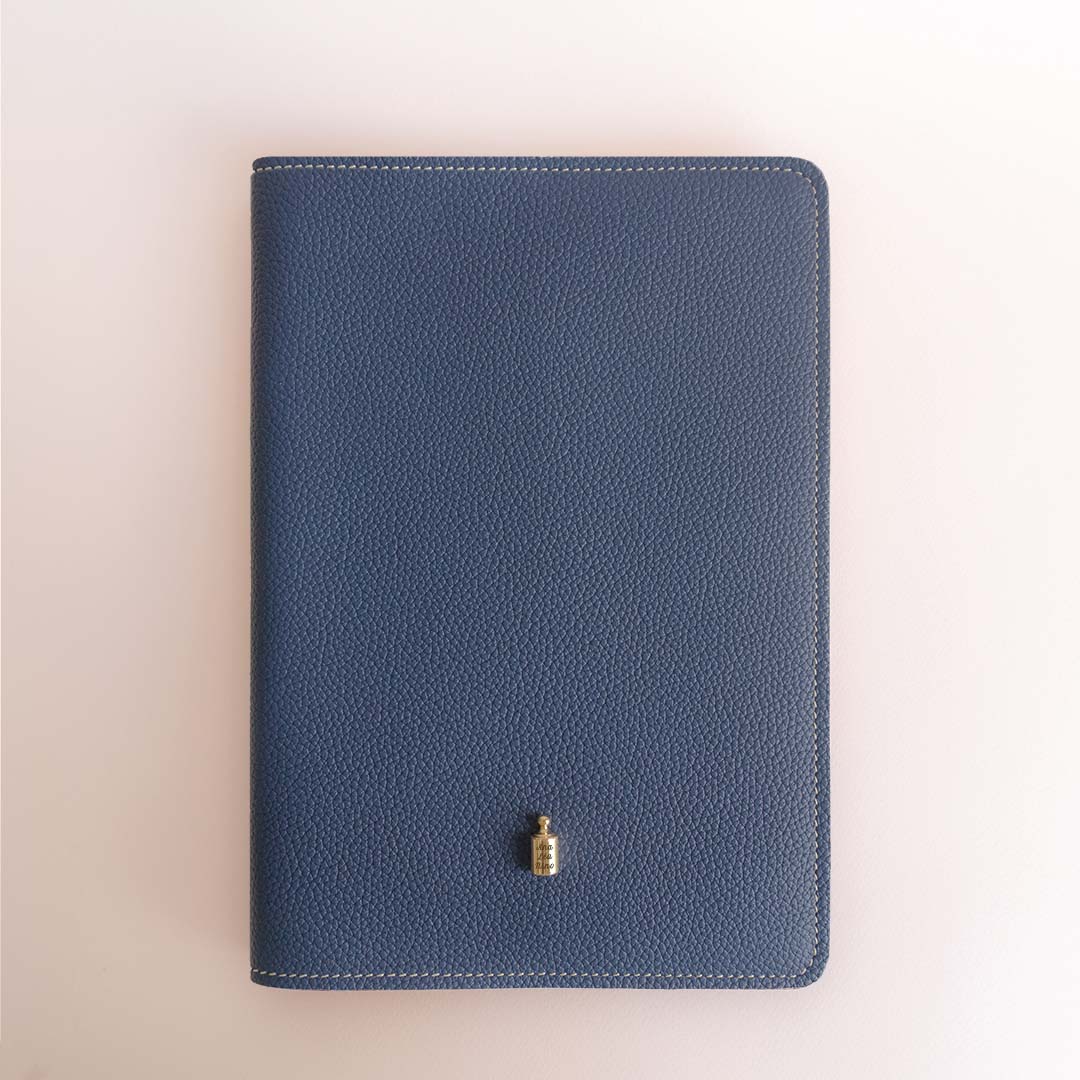 Protège carnet personnalisé navy doré or jaune - Mon Petit Poids