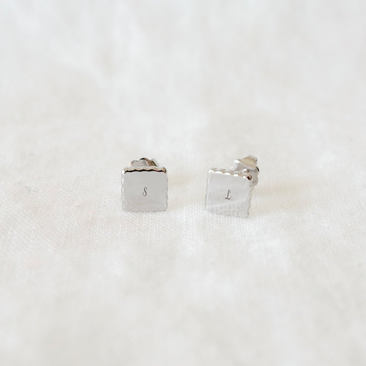 Puces d'oreilles Alice canelé argenté rhodié - Mon Petit Poids