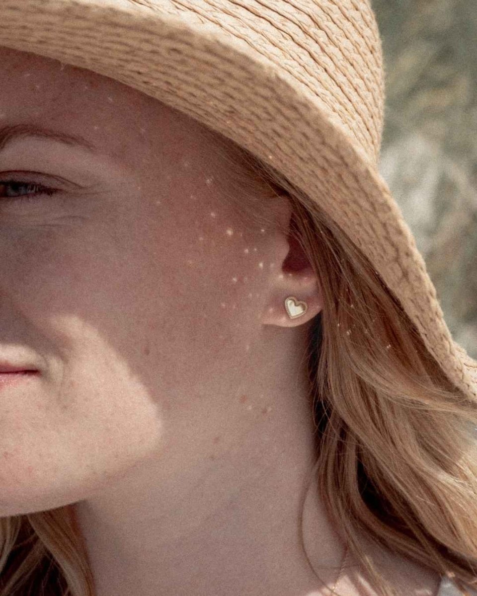 Puces d'oreilles Simone perlé plaqué or jaune - Mon Petit Poids